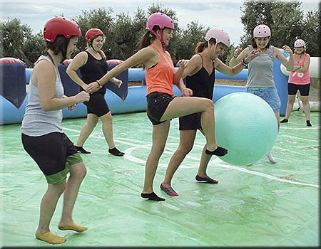 Futbolín Humano Humor Amarillo Salou Cambrils Tarragona